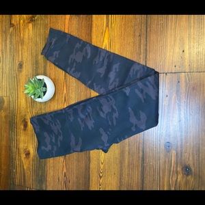 SPANX Look at Me Now Seamless CAMO Leggings